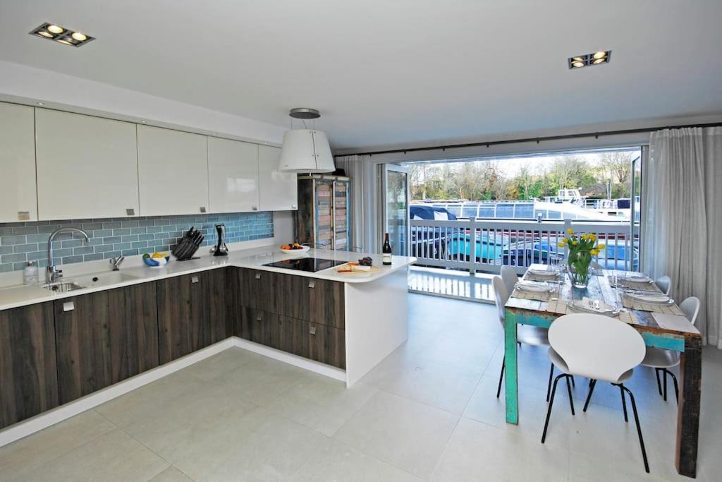 The Oars - Riverfront Property Henley-on-Thames Bagian luar foto